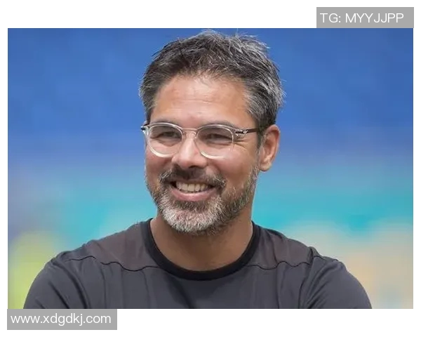 沙尔克04主帅盛赞球员出色表现欢呼胜利迎回良好状态